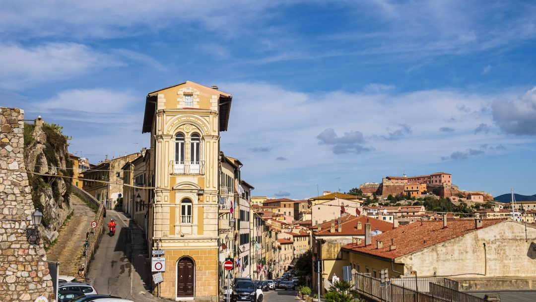 Passeggiata con meta panoramica: i 15 borghi con vista più belli d’Italia