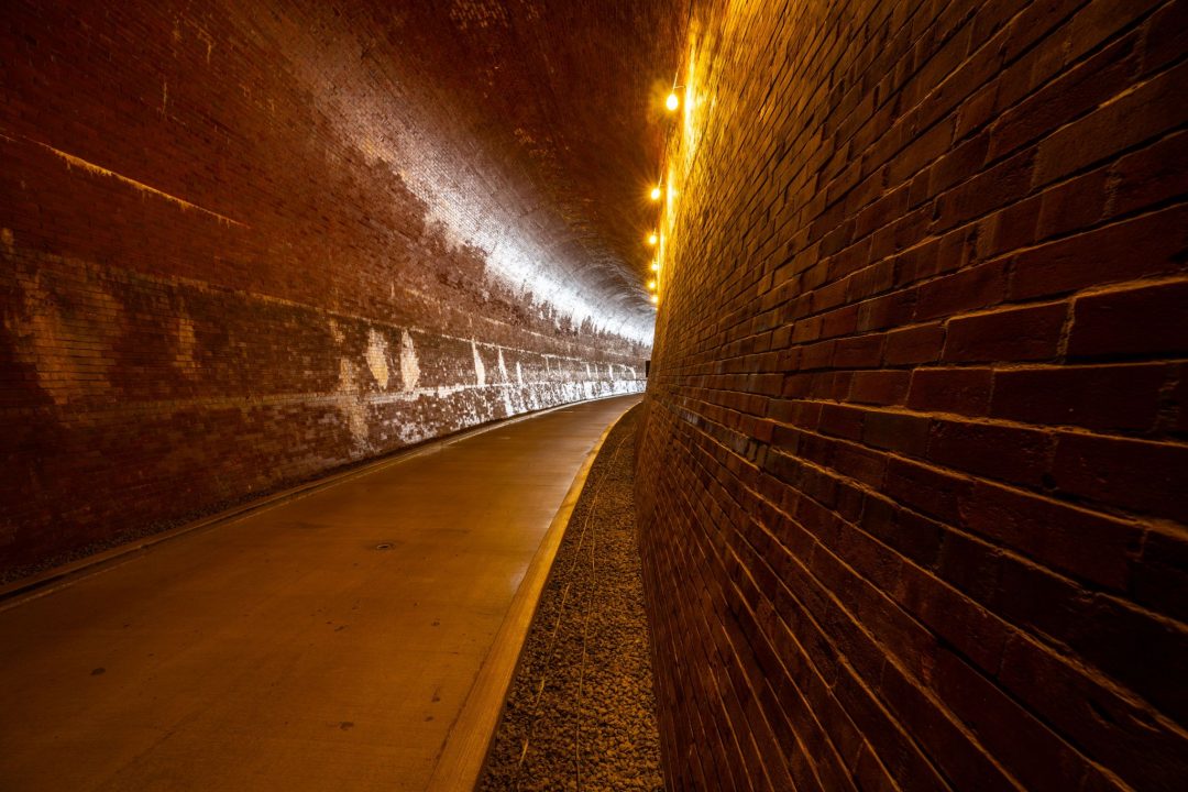 Cascate del Niagara: ora si possono ammirare da un tunnel centenario appena riaperto