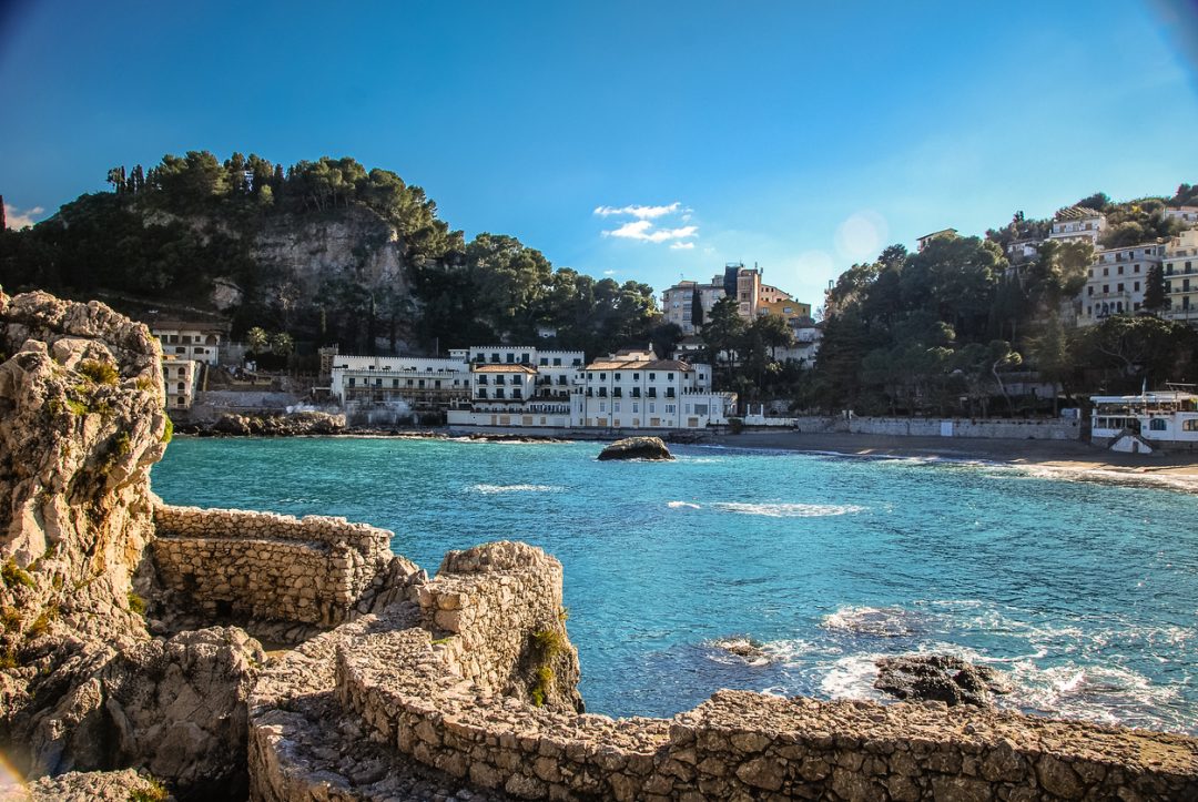 Giardini Naxos: spiagge, cosa vedere, dove mangiare