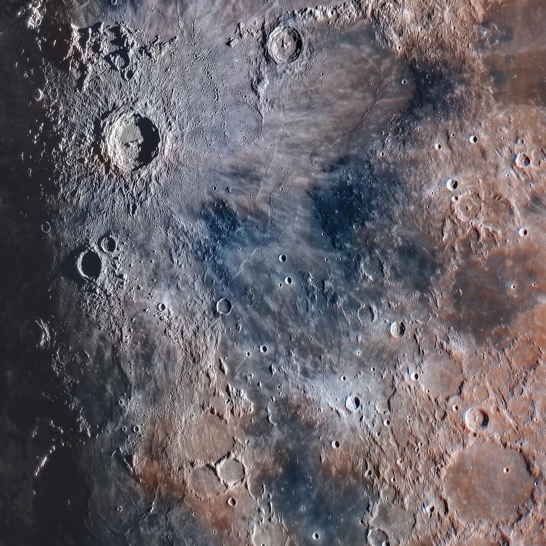 La Luna così (bella) non si era ancora vista: la foto scattata da due astrofotografi è virale