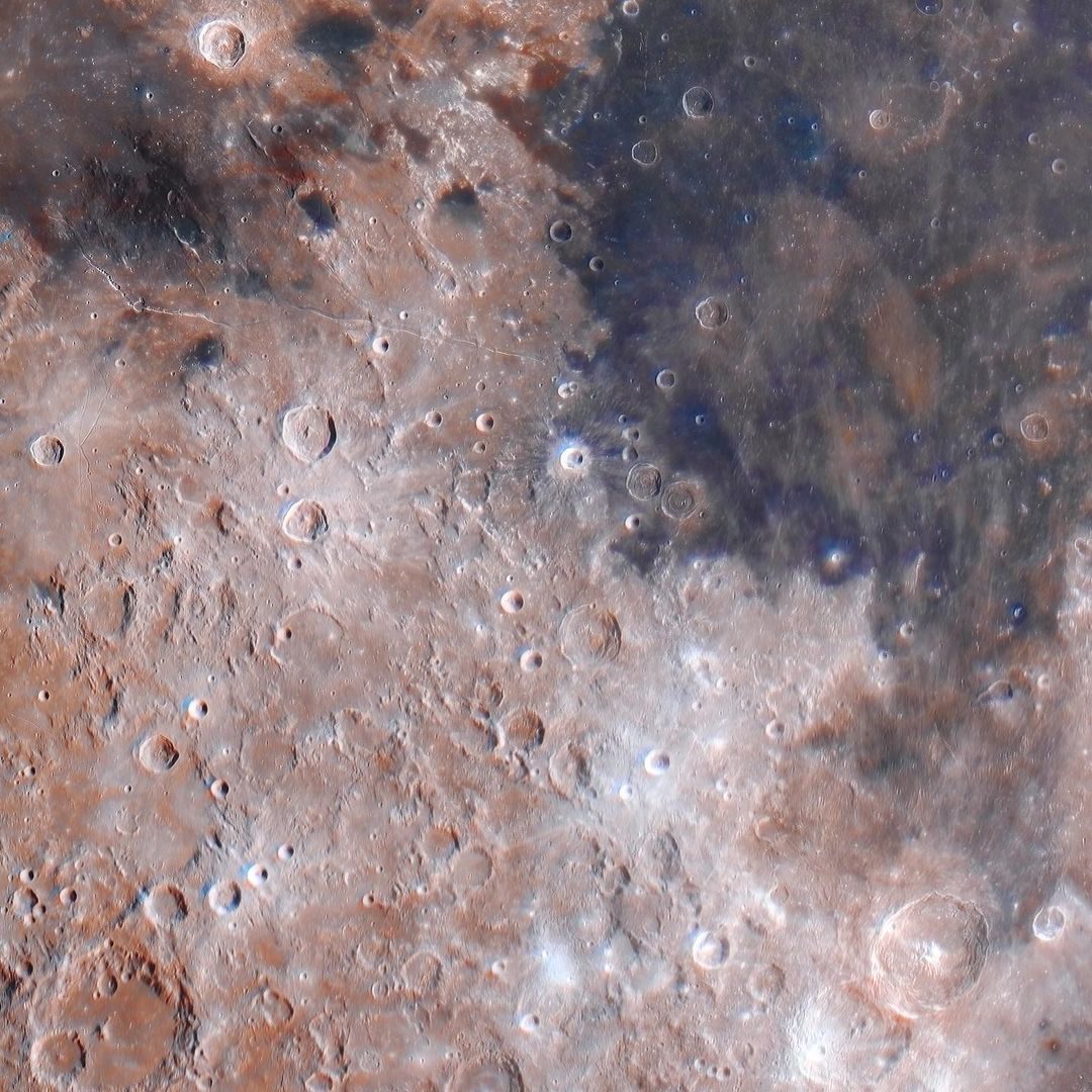 La Luna così (bella) non si era ancora vista: la foto scattata da due astrofotografi è virale