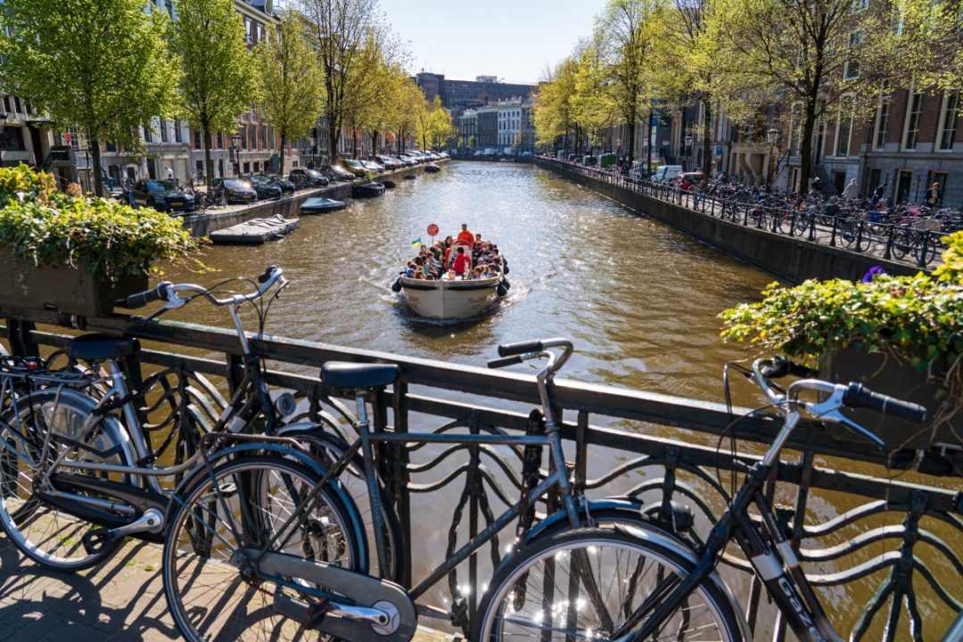 Olanda: in crociera sul Reno. Città sui canali, musei e mulini. Ecco il meglio