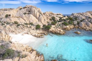 Le 50 spiagge più belle d'Italia. Sparse in tutte le regioni costiere