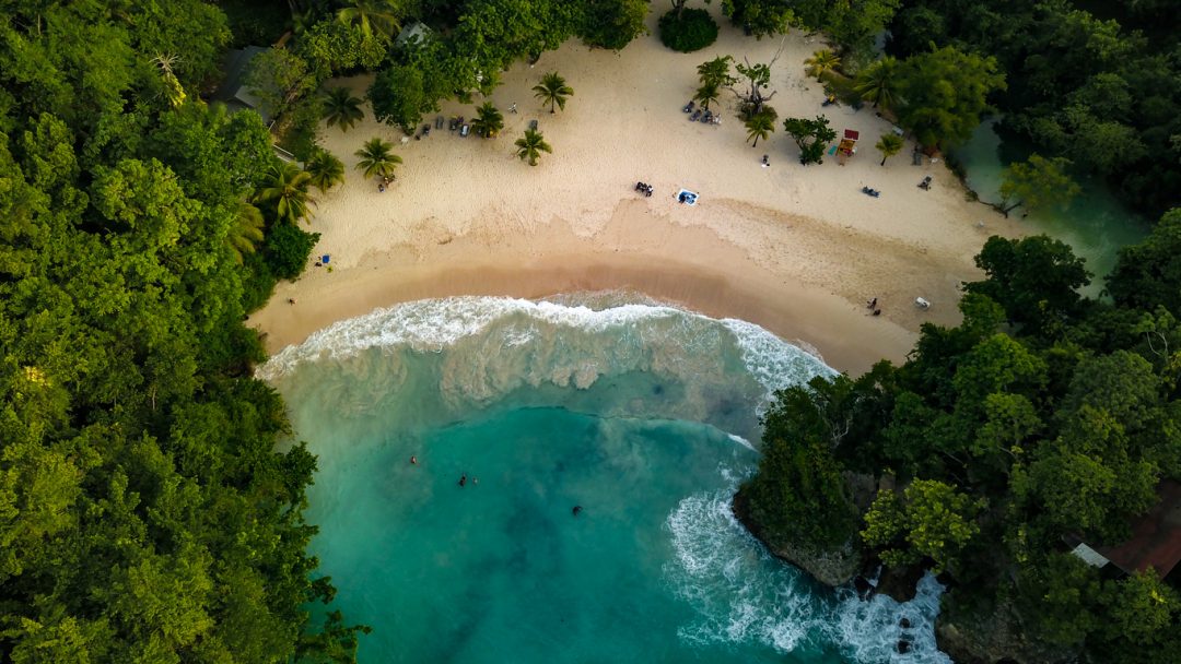 Giamaica: spiagge da sogno, foreste, cascate. Ecco il paradiso verde dei Caraibi