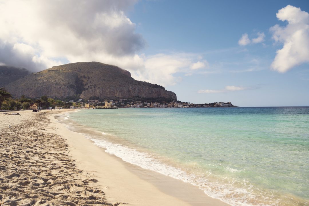 La spiaggia di Mondello: una tappa irrinunciabile per chi visita Palermo