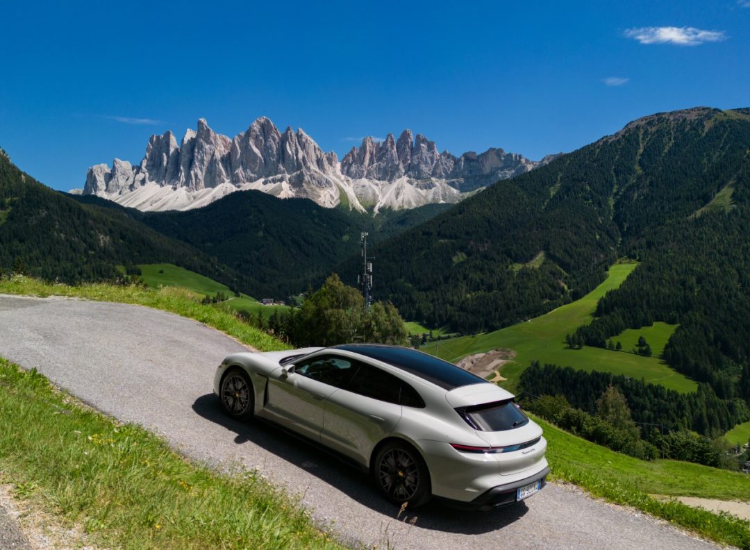 Alto Adige Porsche Taycan 