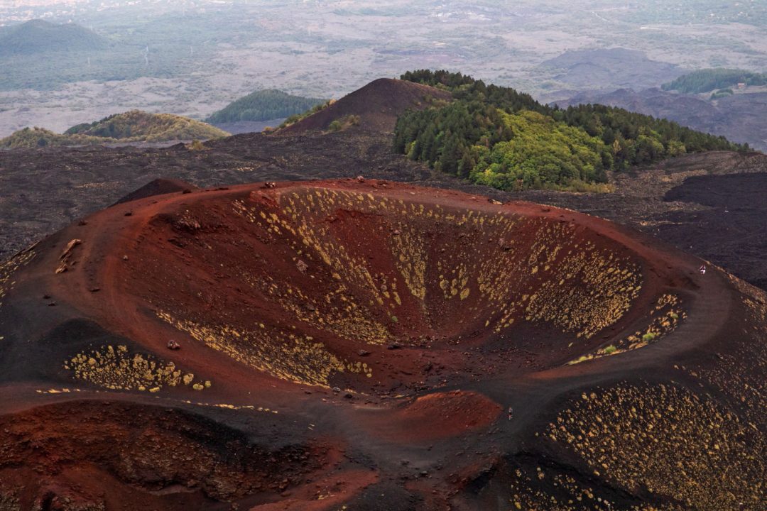 Uno dei crateri dell'Etna