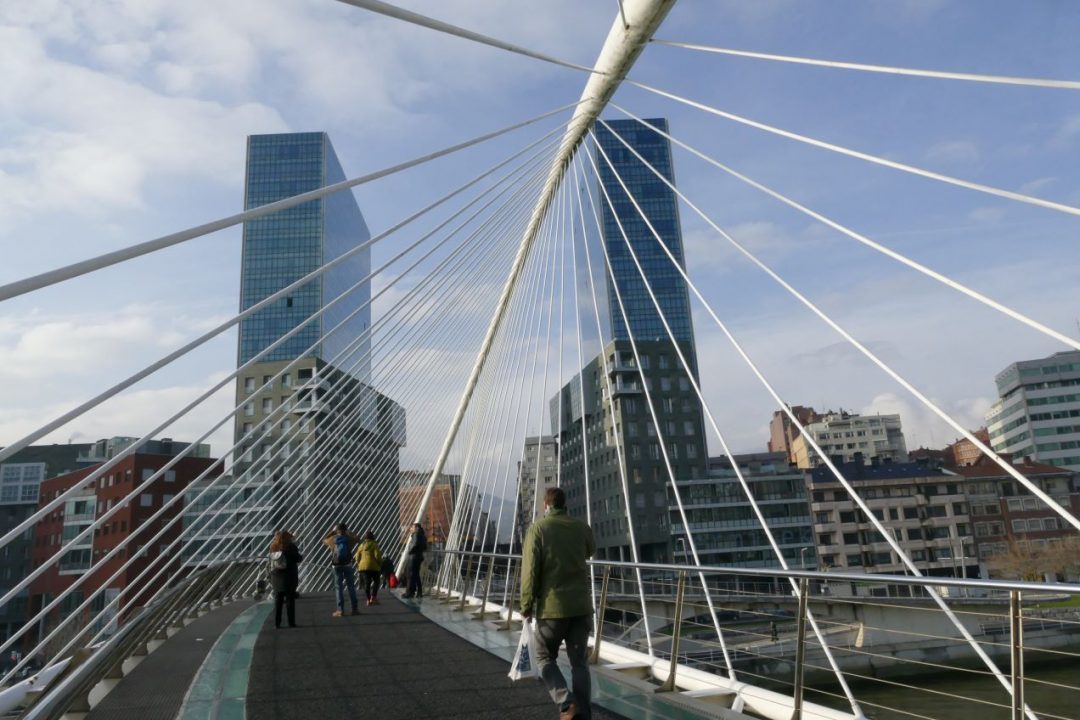 Bilbao: cosa fare e vedere nella città del Guggenheim Museum (che compie 25 anni)