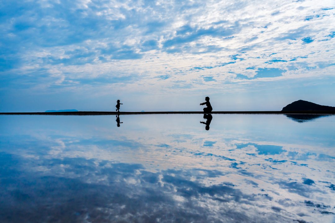 Posti incredibili: ecco Chichibugahama, la spiaggia-specchio del Giappone