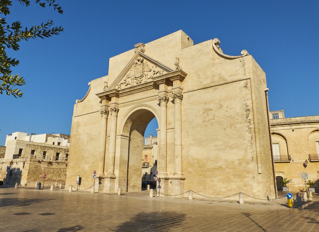 Porta Napoli, Lecce: partenza del Cammino del Salento