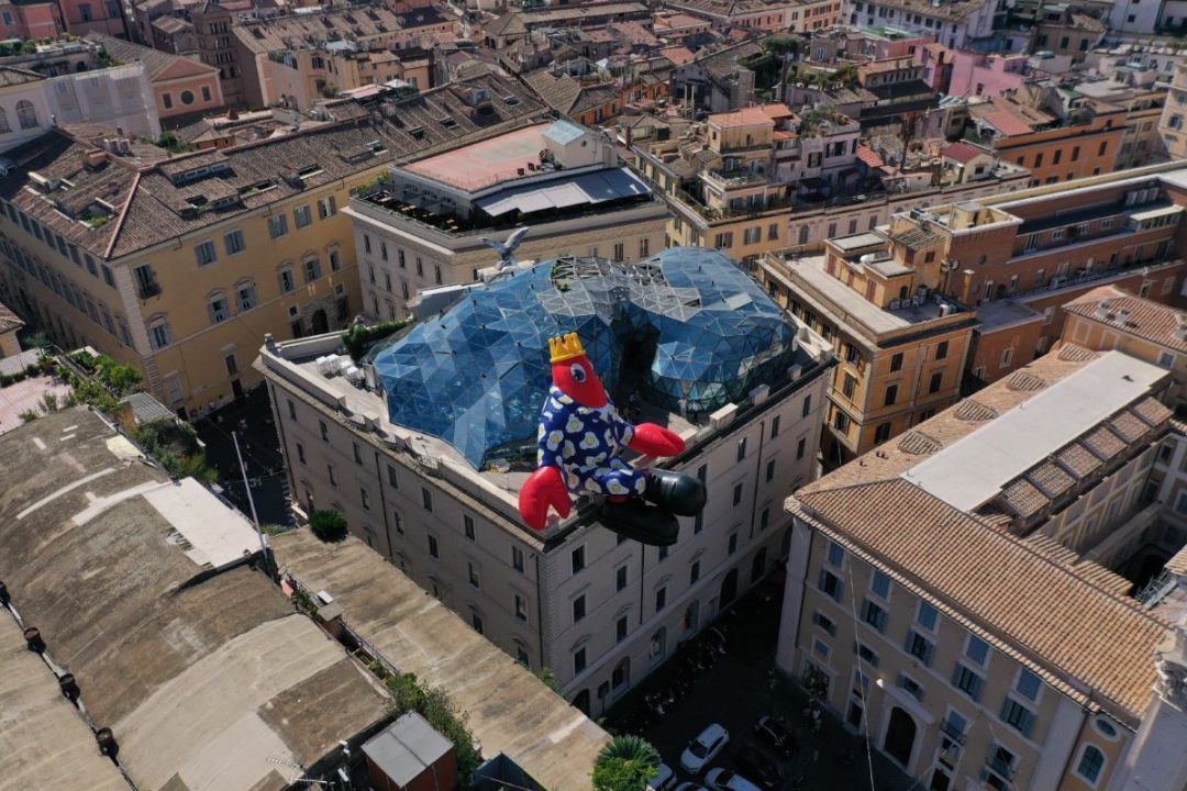 Aragoste sculture Philip Colbert mostra Via Veneto Roma