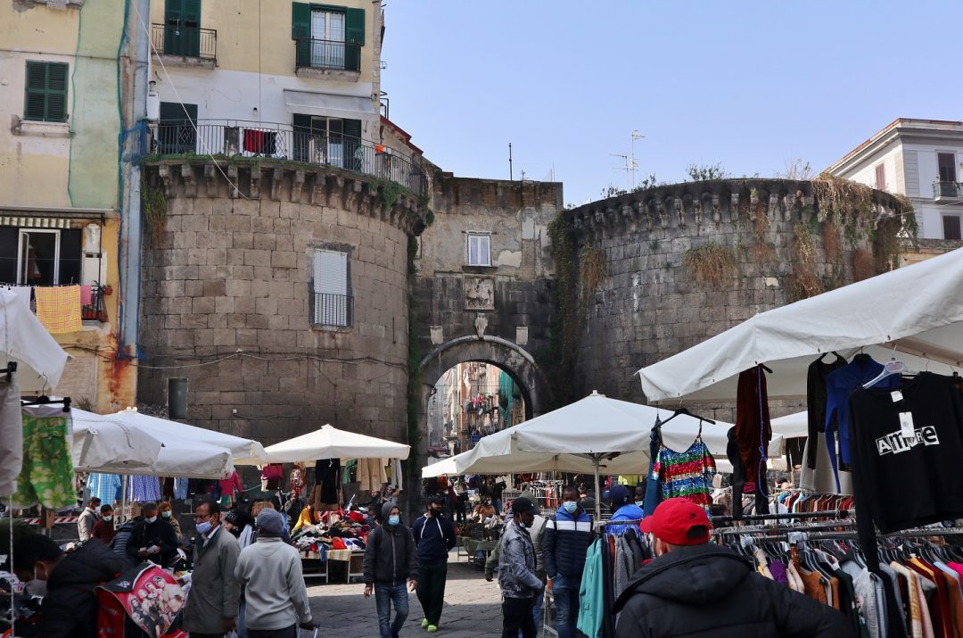 Piazza Nolana, Napoli