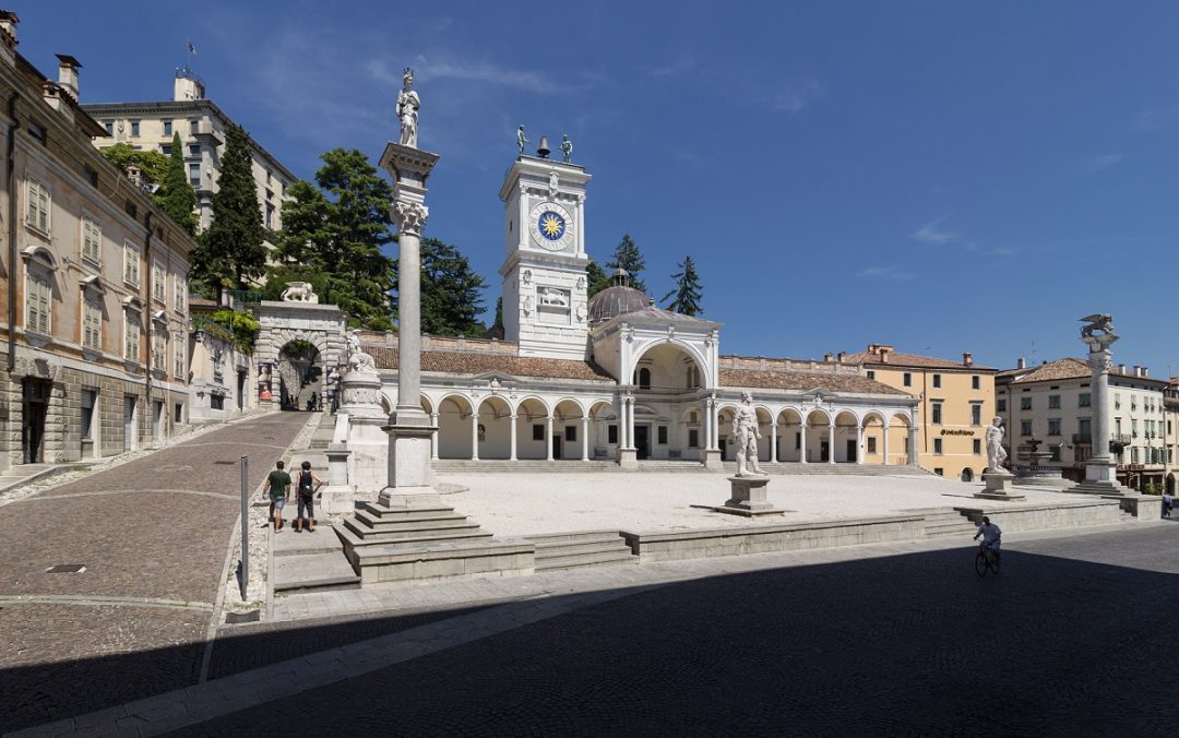 Loggia di San Giovanni e torre dell’Orologio a Udine 
