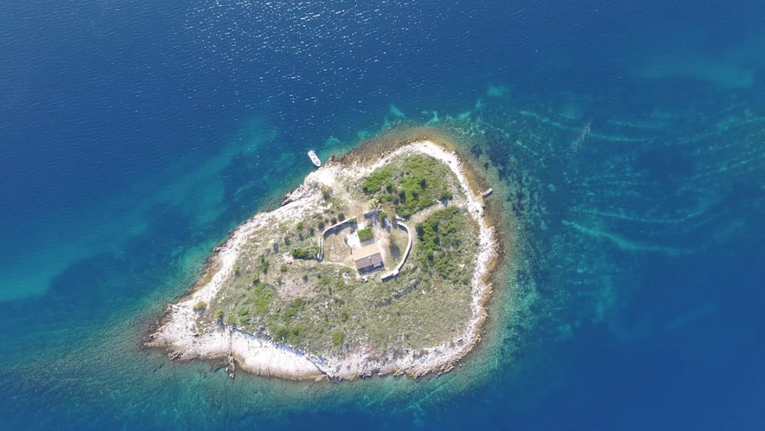 Otok Ravna Sika, Croazia