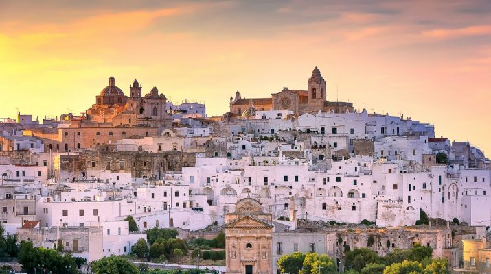 Foto Sole, mare e bianchi muri: i 20 borghi più belli della Puglia