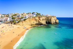 Le baie più belle d'Europa. Circondate da spiagge, villaggi e panorami spettacolari