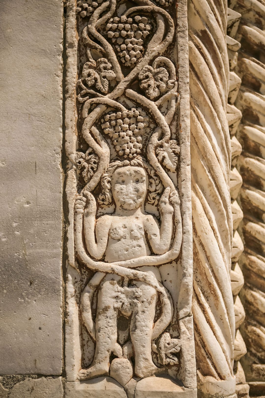 portale del Duomo di Sovana