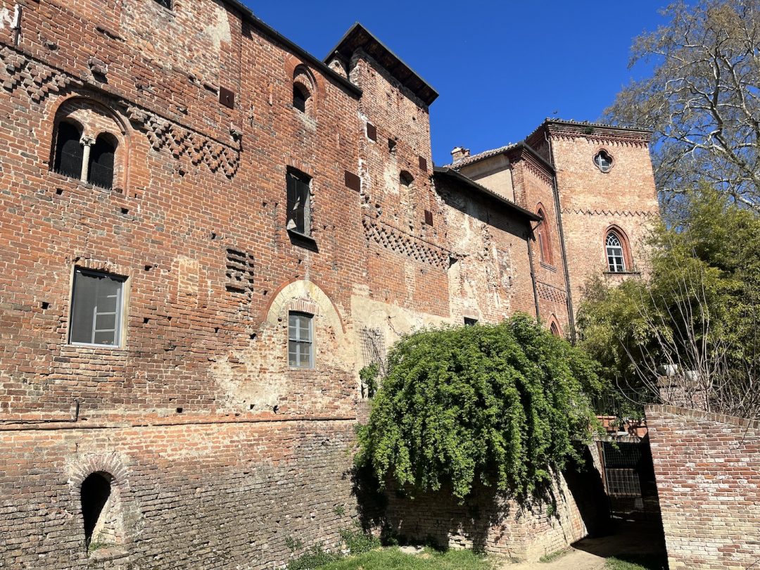 esterno Castello Sannazzaro a Giarole