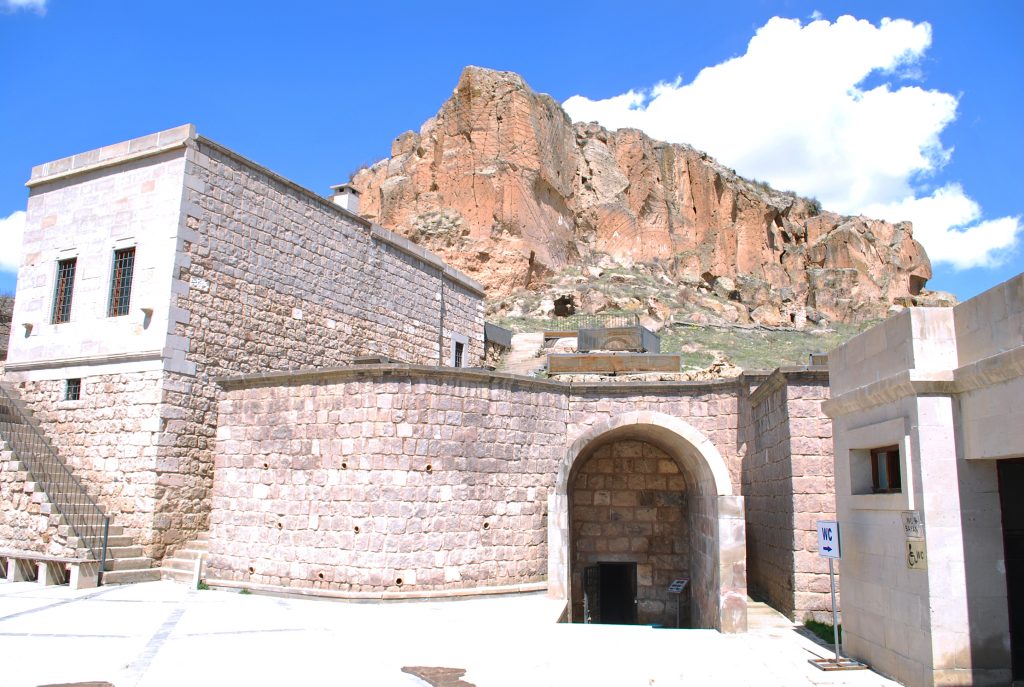 Ingresso della città sotterranea di Mazı Capapdocia