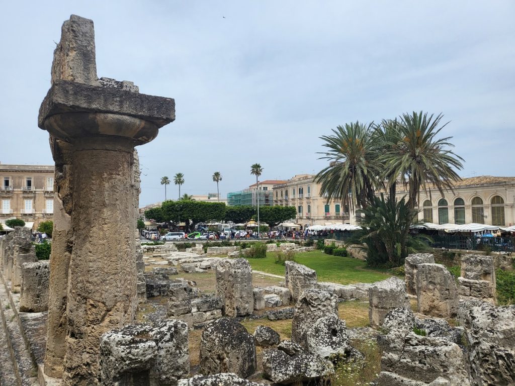 Il tempio di Apollo e l'antico mercato di Ortigia