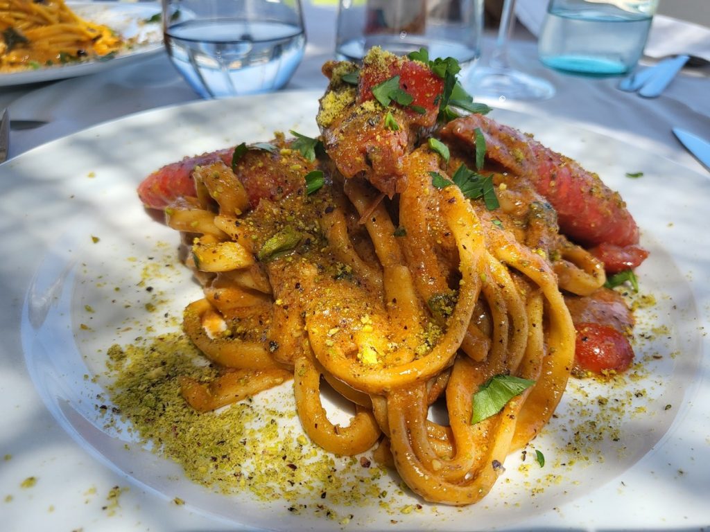 Scialatelli con gambero rosso e pistacchio di Bronte del ristorante Nassa
