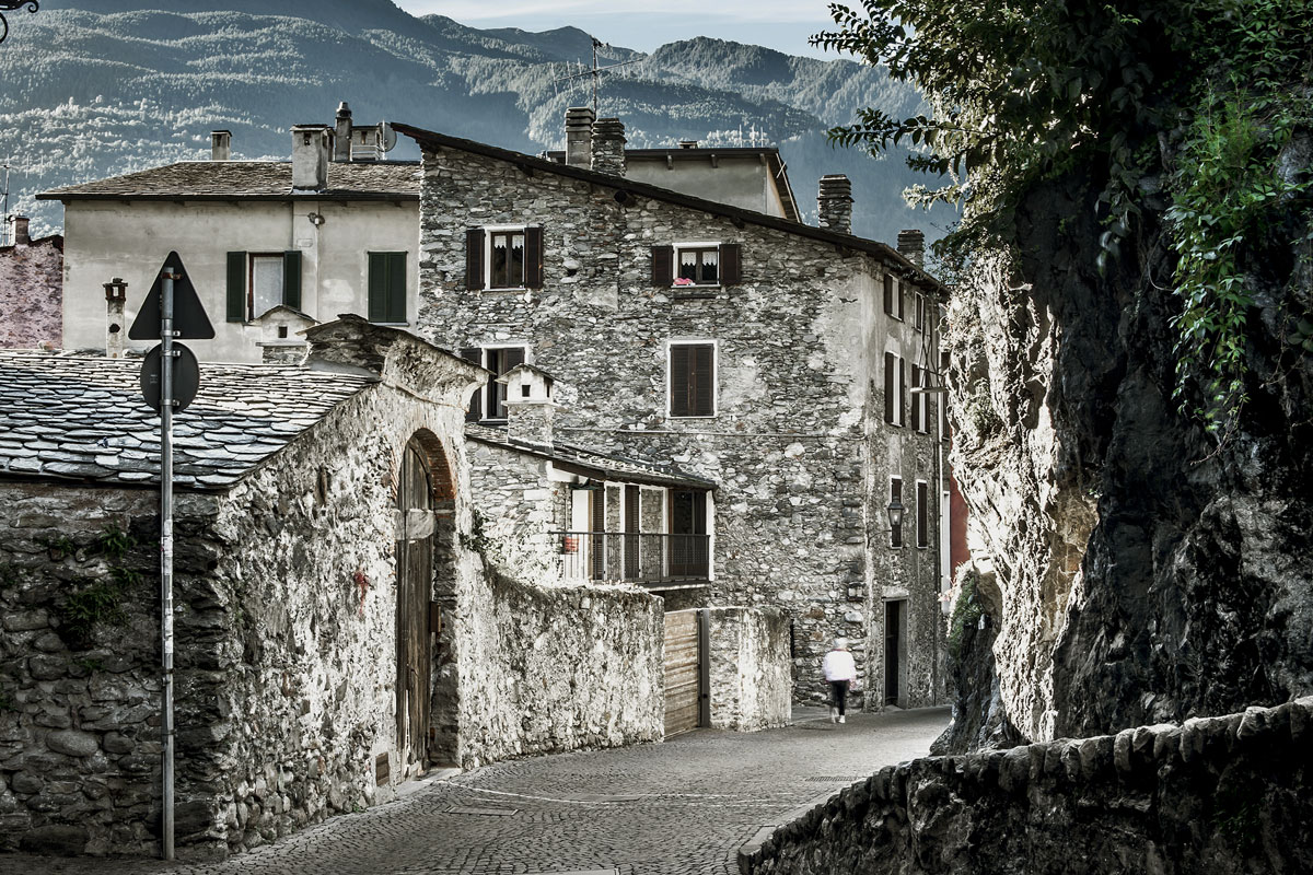 case in pietra nel quartiere Scarpatetti