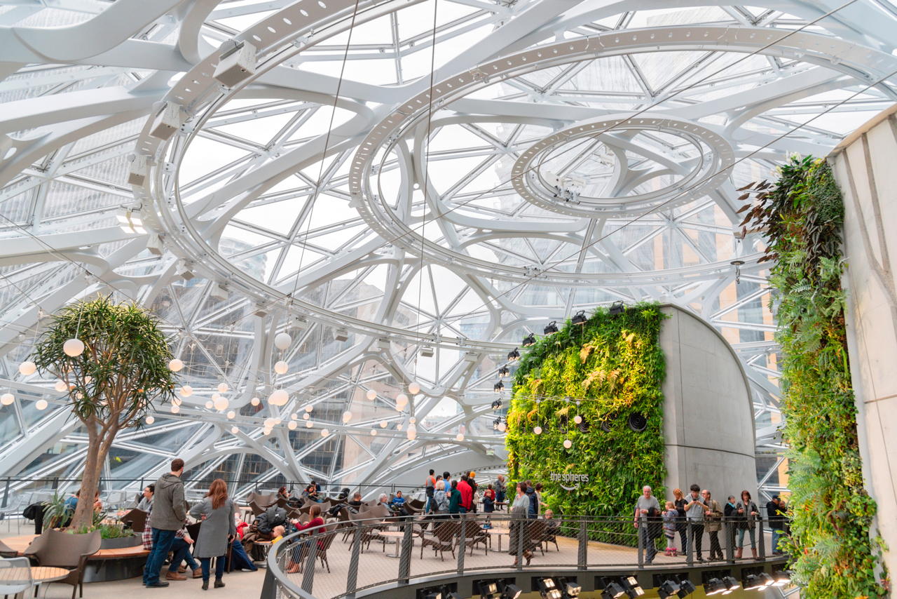 The Spheres serre giganti nel campus di Amazon Seattle USA