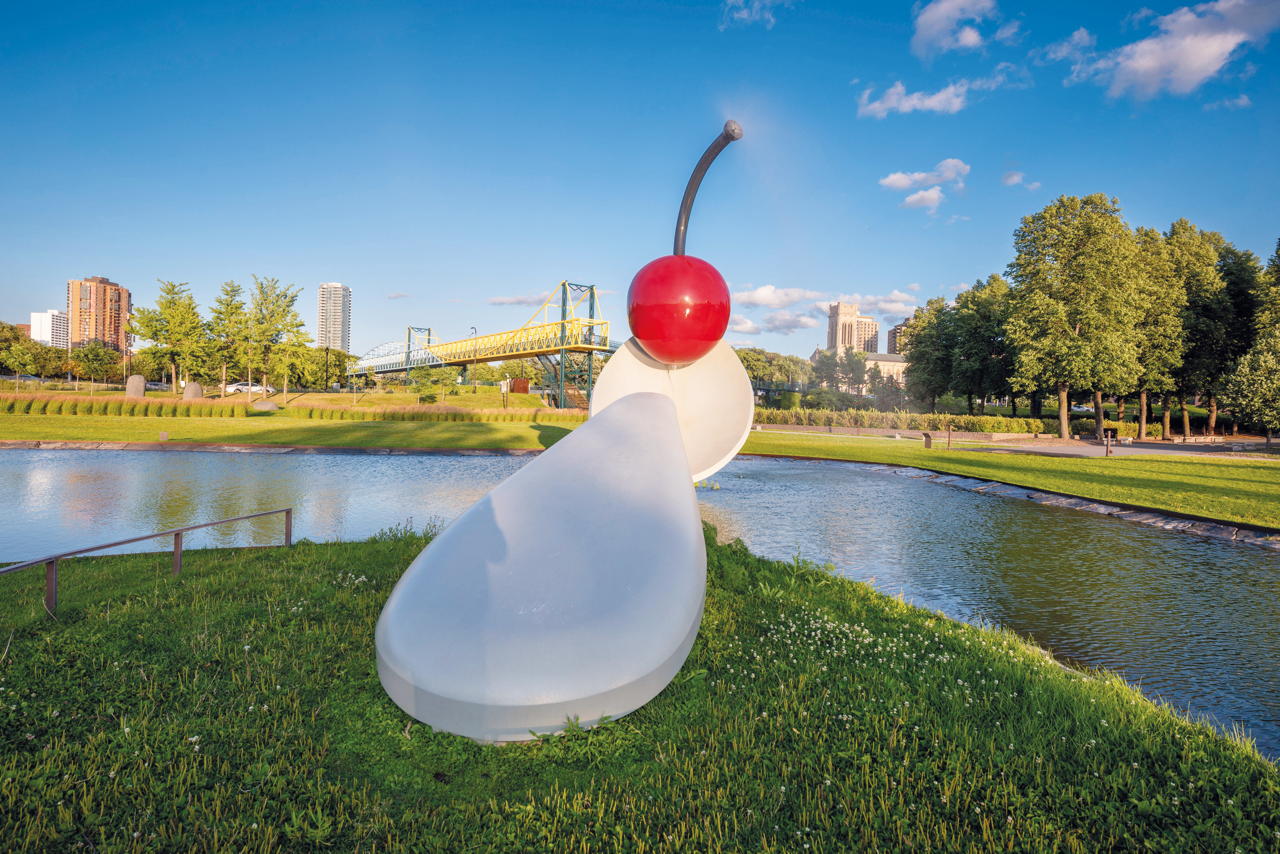 Spoonbridge and Cherry opera di Claes Oldenburg e Coosje van Bruggen per il Minneapolis Sculpture Garden