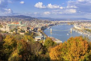 Le città più belle da visitare in autunno in Europa. Da Budapest alla Provenza