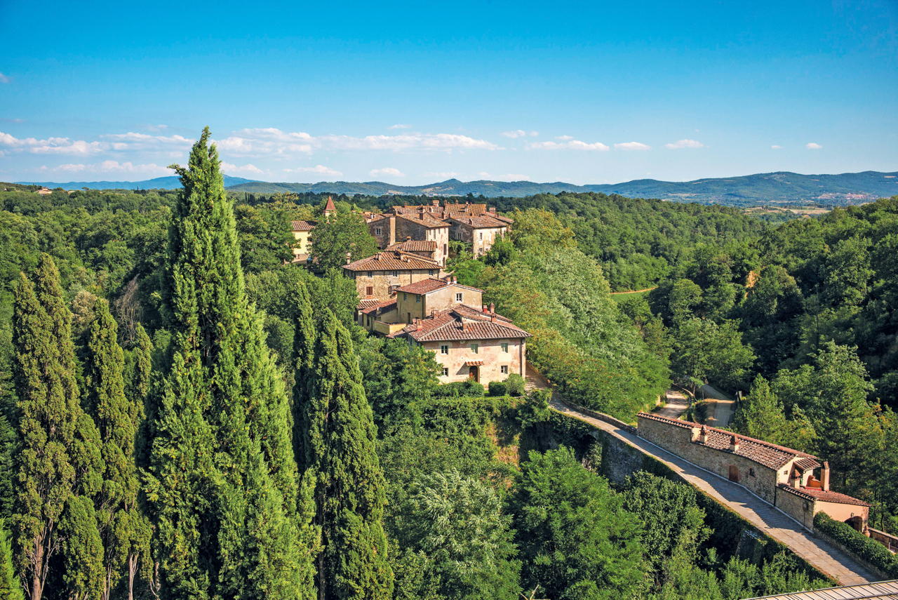 Il Borro villaggio medievale con cantina e resort famiglia Ferragamo Toscana