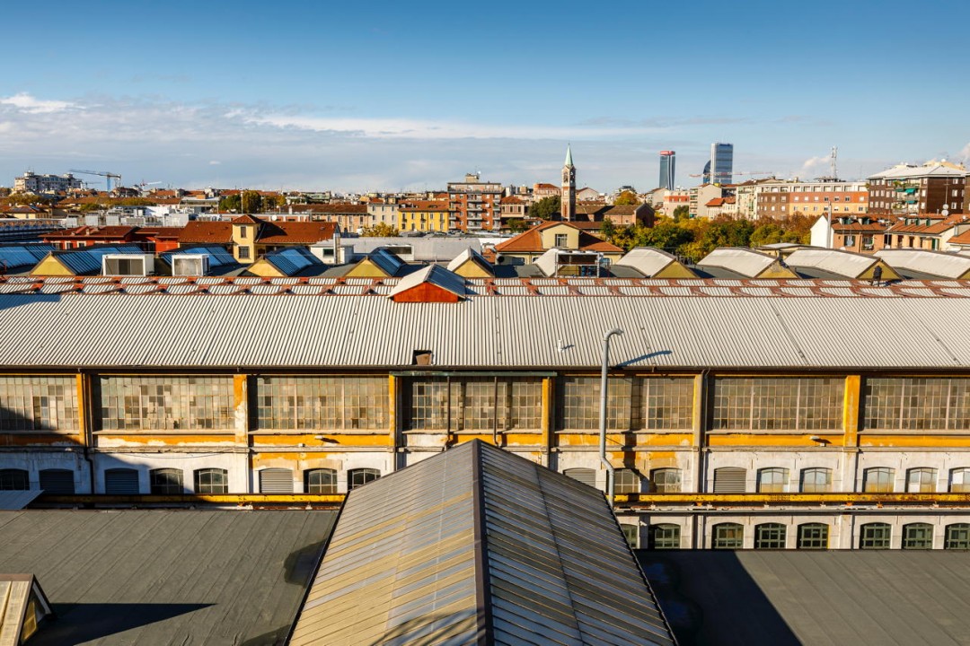 Milano, Navigli Tortona Solari, BASE, vista della città dalla terrazza