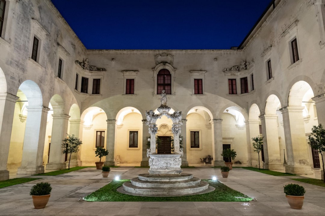 Pozzo chiostro Antico Seminario Lecce capolavoro Barocco