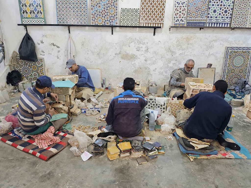 Ceramisti marocchini al lavoro