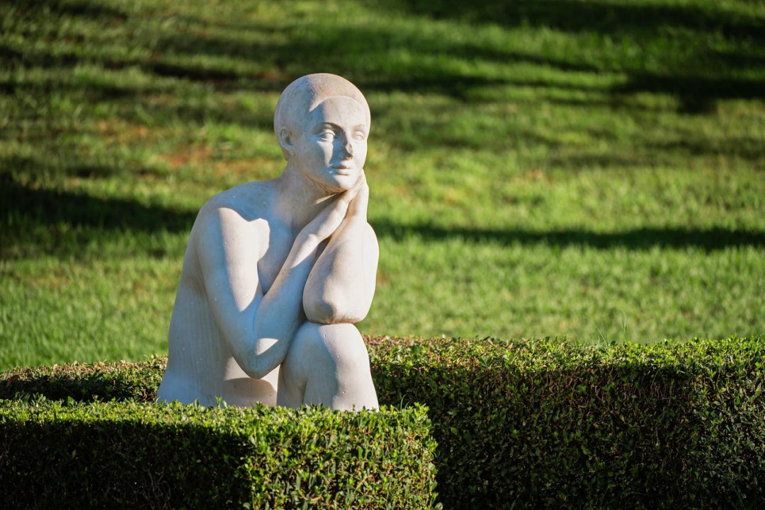 scultura Serenitat Eulàlia Fàbregas de Sentmenat nel Parc de Cervantes Barcellona