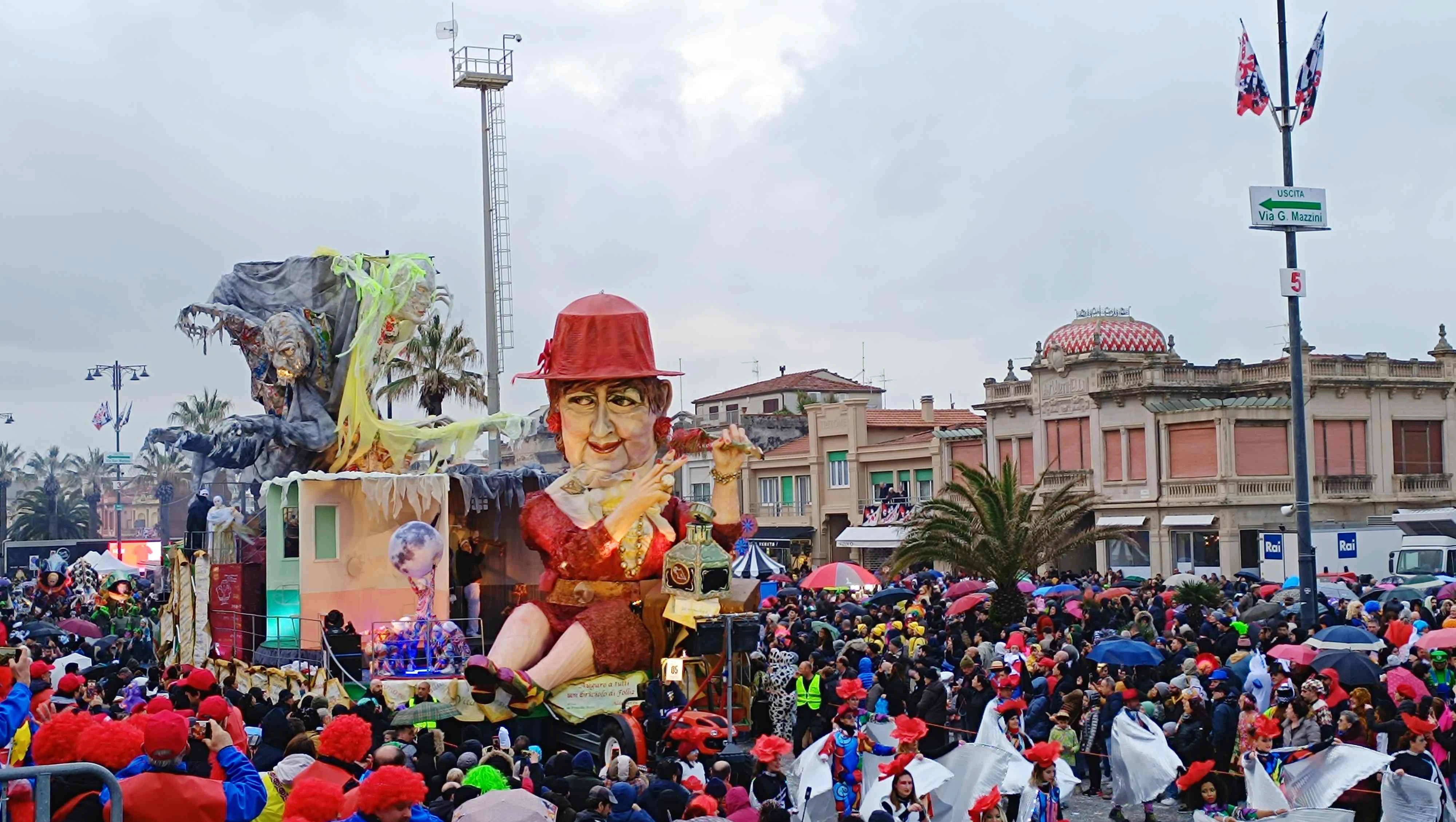 Il Carnevale continua nel week end con Pentolaccia e sfilata di carri