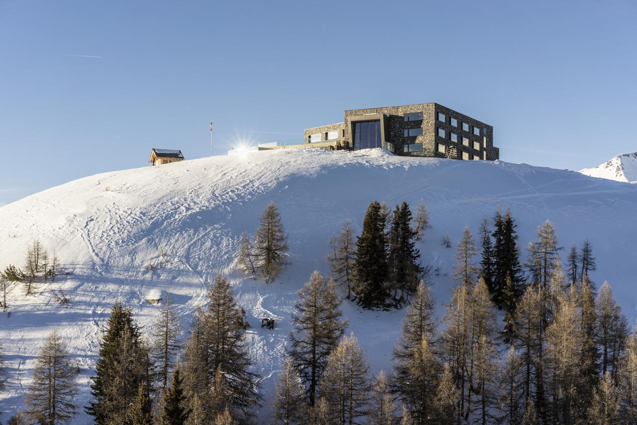 L'albergo, rifugio di lusso e ristorante con vista Chetzeron a Crans-Montana (foto crans-montana.ch)