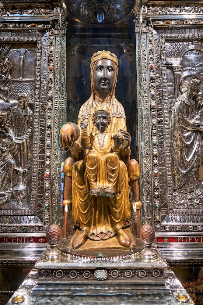 Madonna nera scultura lignea nel Monastero di Montserrat vicino Barcellona