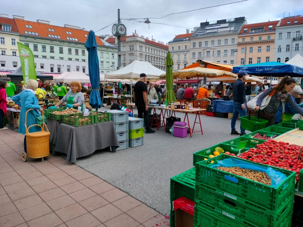 Il mercato “Karmelitermarkt” a Vienna