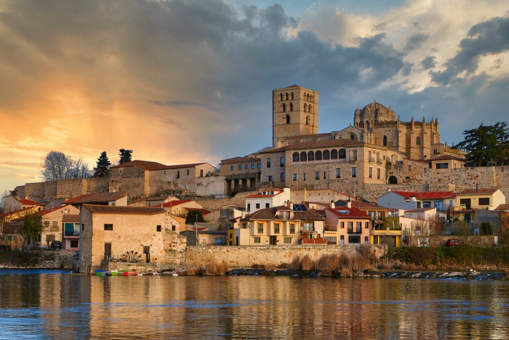 La città di Zamora e il fiume Douro