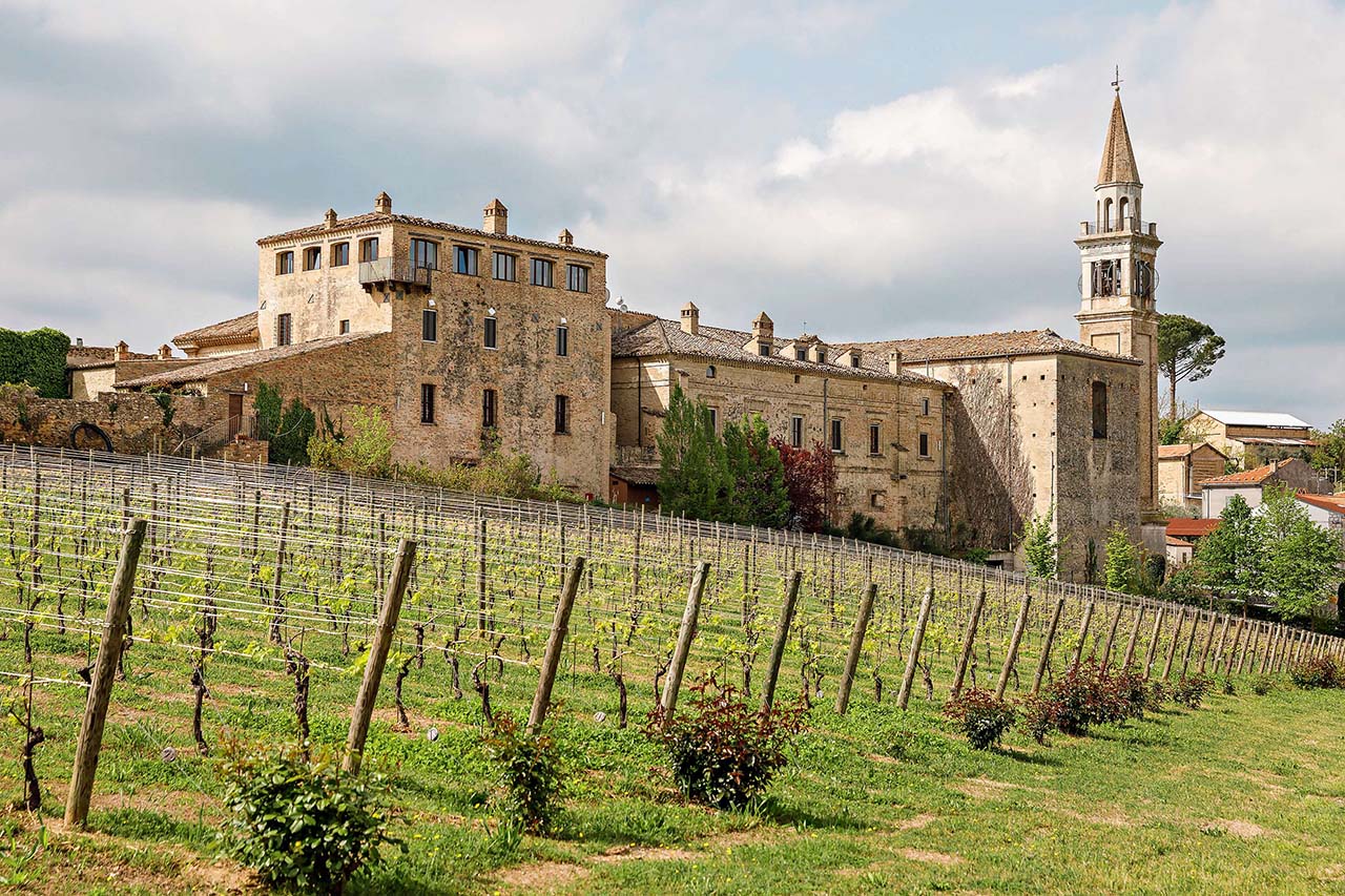 castello di Semivicoli nel borgo abruzzese di Casacanditella