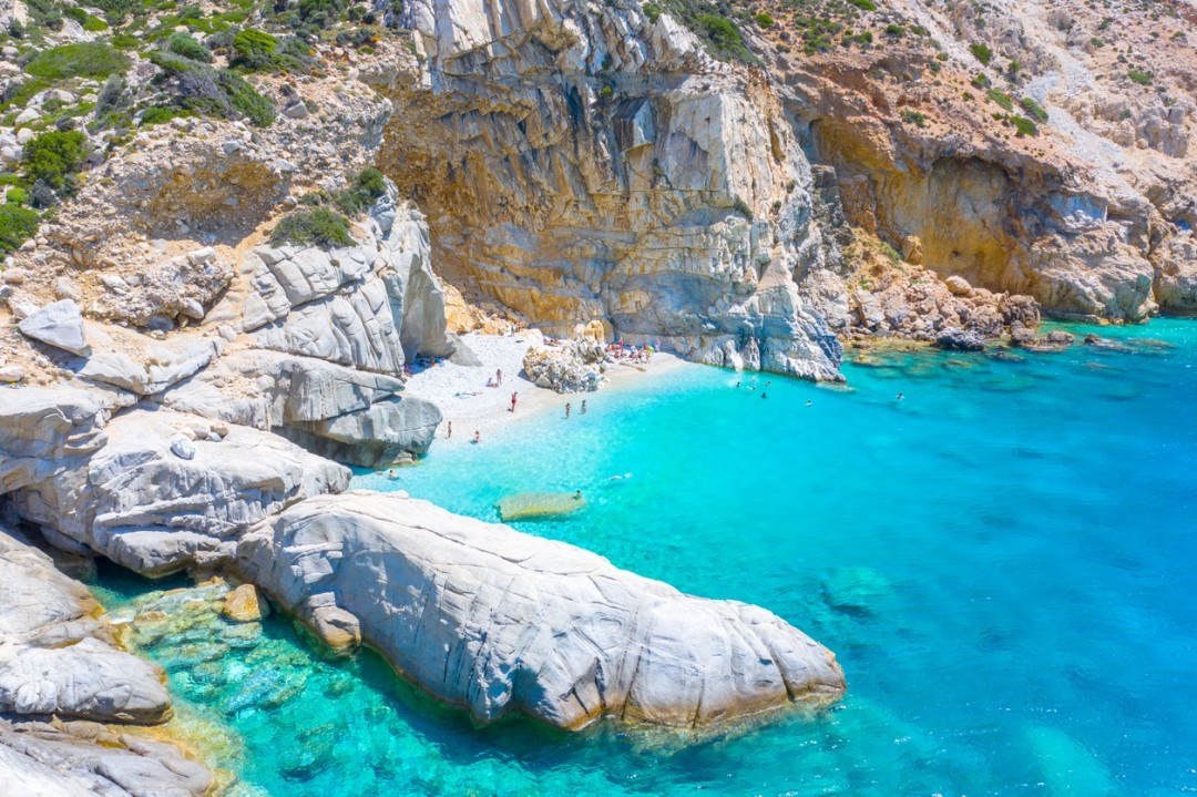 Per i nuotatori: la spiaggia delle Seychelles, Ikaria, Grecia